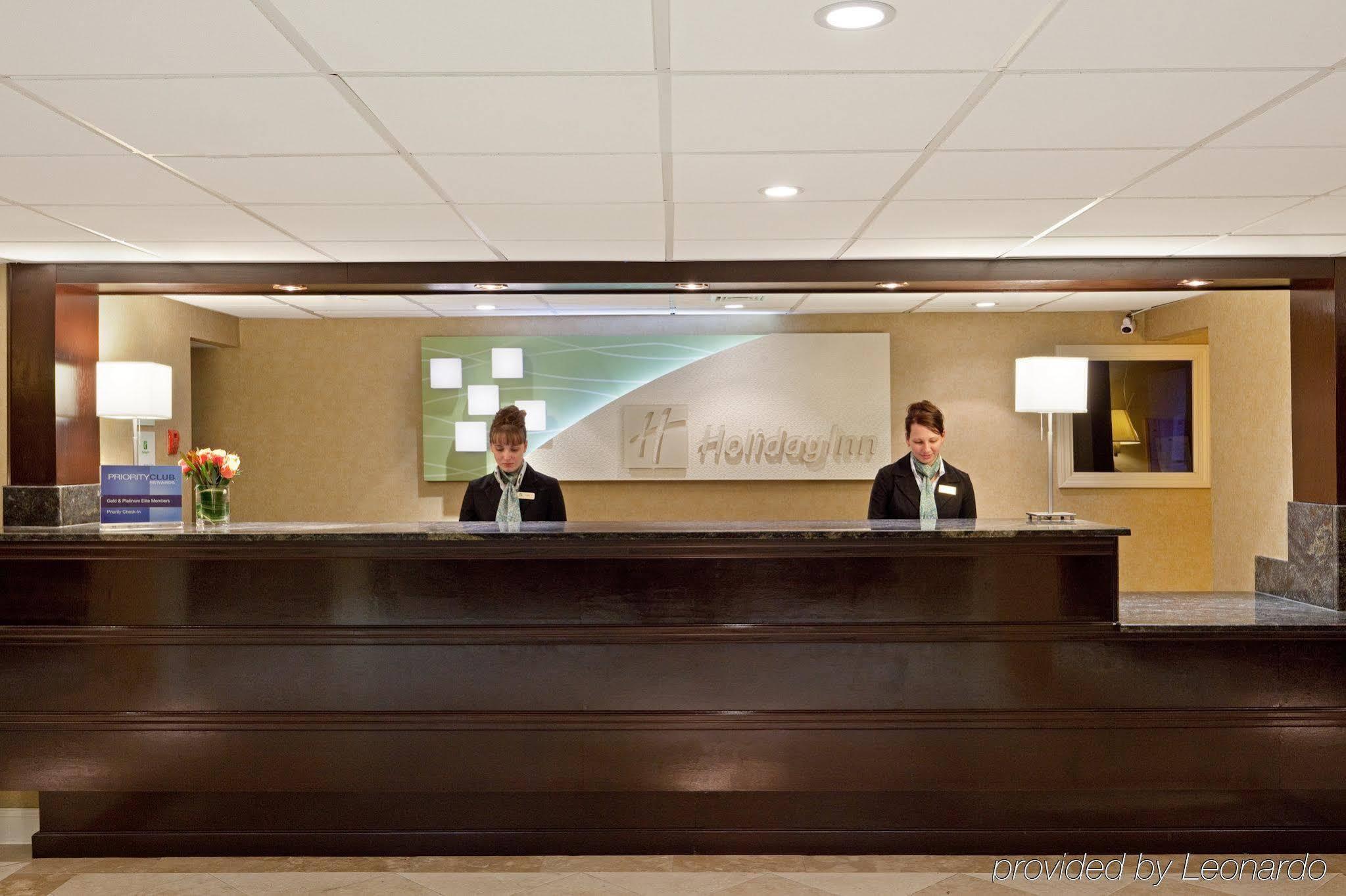 Holiday Inn & Suites Marlborough, An Ihg Hotel Exterior foto