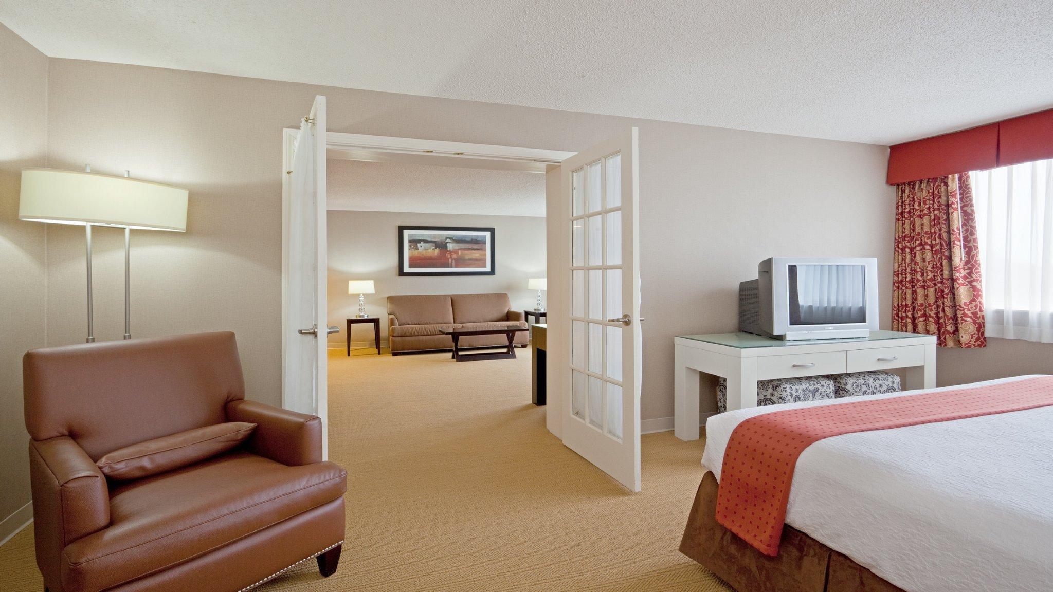Holiday Inn & Suites Marlborough, An Ihg Hotel Exterior foto